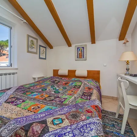 Apartment Varina *