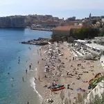 Varina Daire